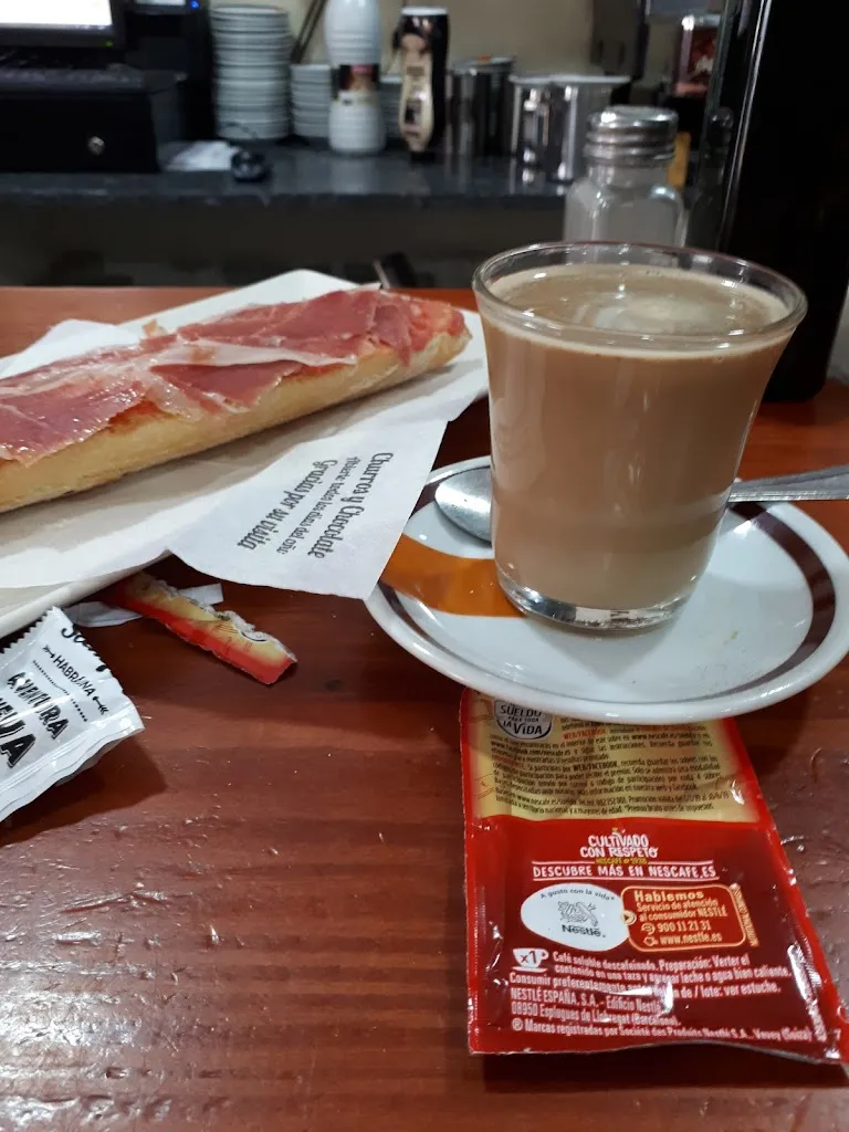 Silvana Mercader Lizana_Bar EL TITE AGUS_Benahadux_review