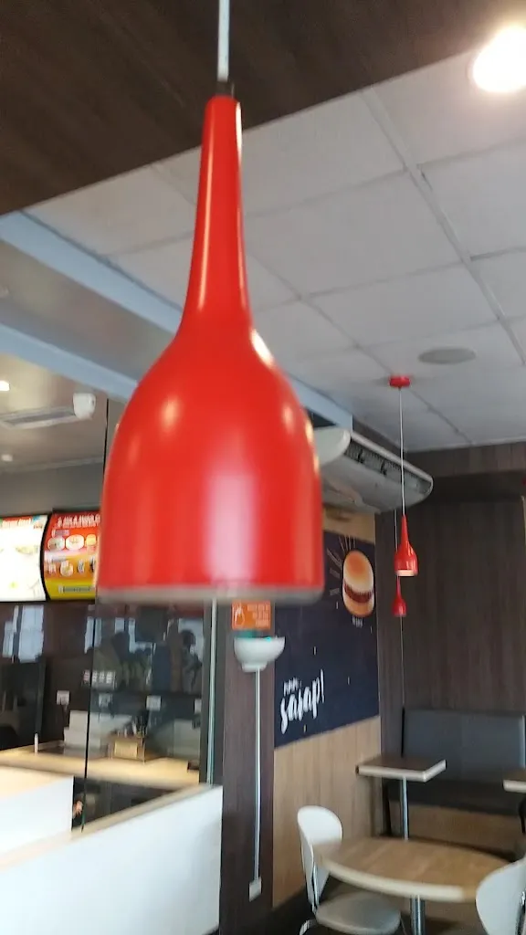 Jollibee - Paseo de Carmona_Carmona_slider_image_2