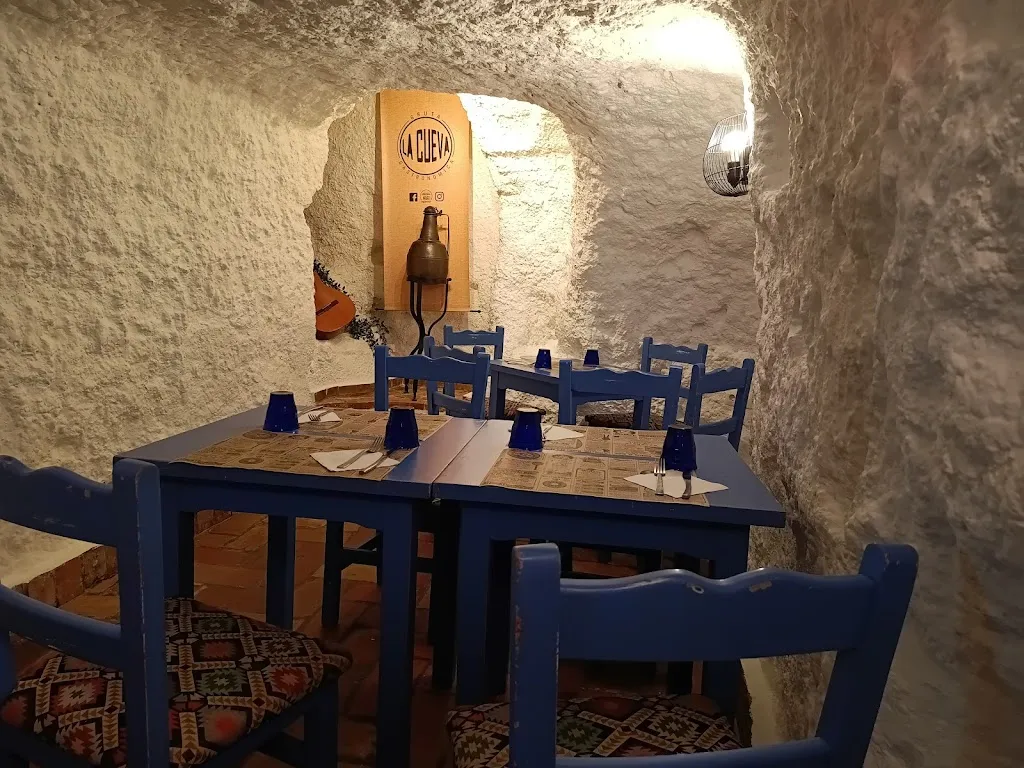 Mesón La Cueva_Carmona_slider_image_1