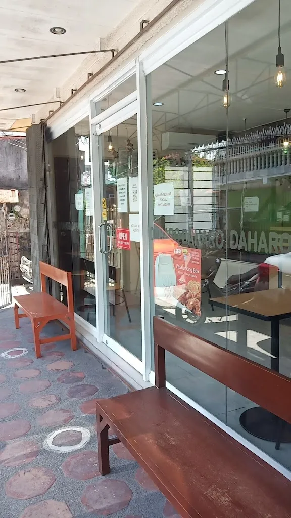 monchie mejia_DAHARO CHICKEN HOUSE_Carmona_review