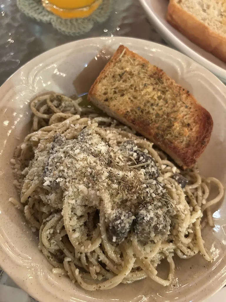 Escartine's_Carmona_slider_image_2