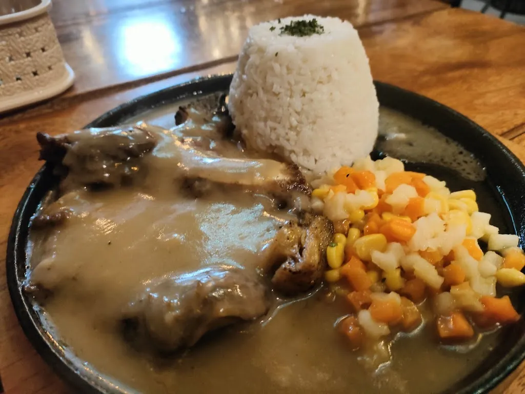 Menu_J3 sizzling, wings and ribs food house_Carmona_image_4