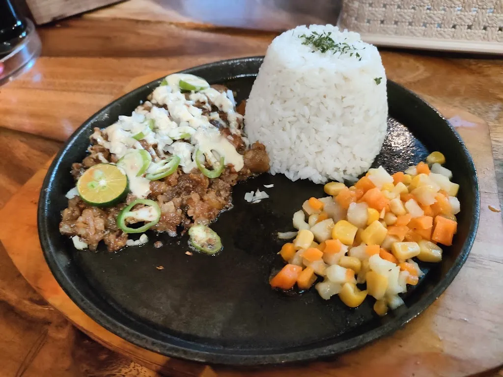 Menu_J3 sizzling, wings and ribs food house_Carmona_image_8