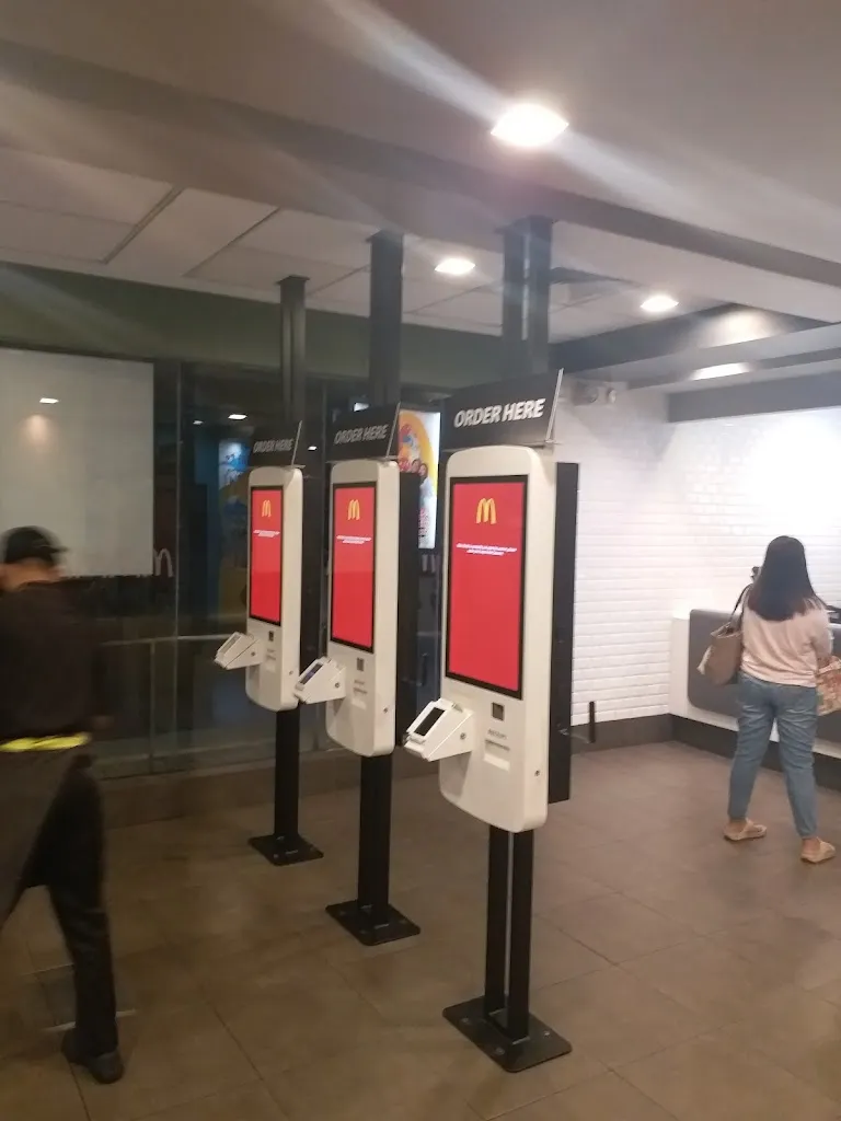 Jay “Sid” Sanchez_McDonald's Carmona_Carmona_recensione