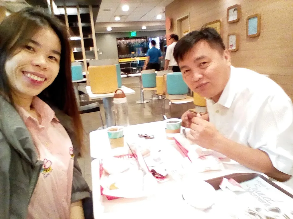 John Mark Relampagos_McDonald's Carmona_Carmona_recensione