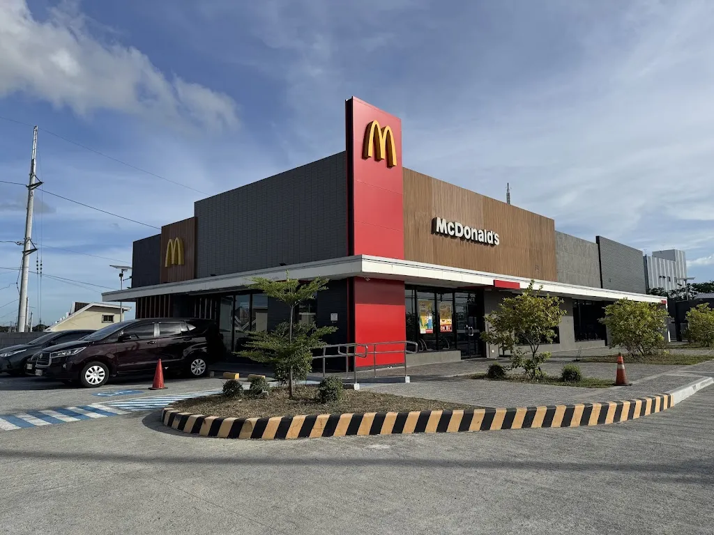 McDonald's Carmona_Carmona_slider_image_1