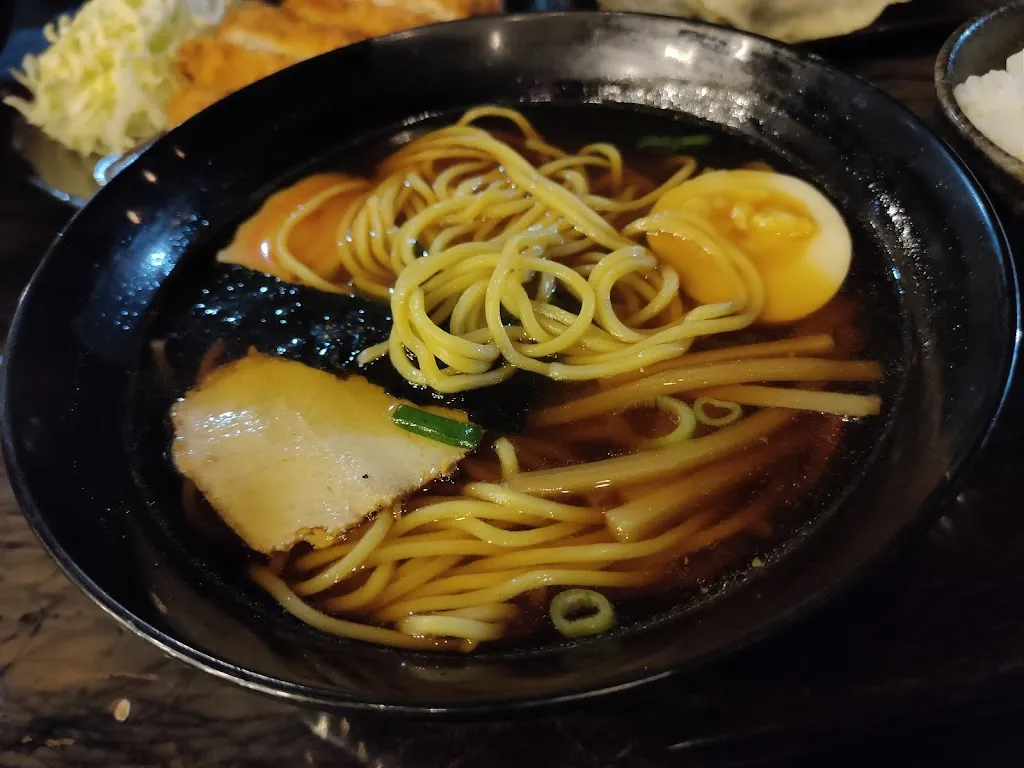 Khris Rackham_Meshiya_Carmona_recensione