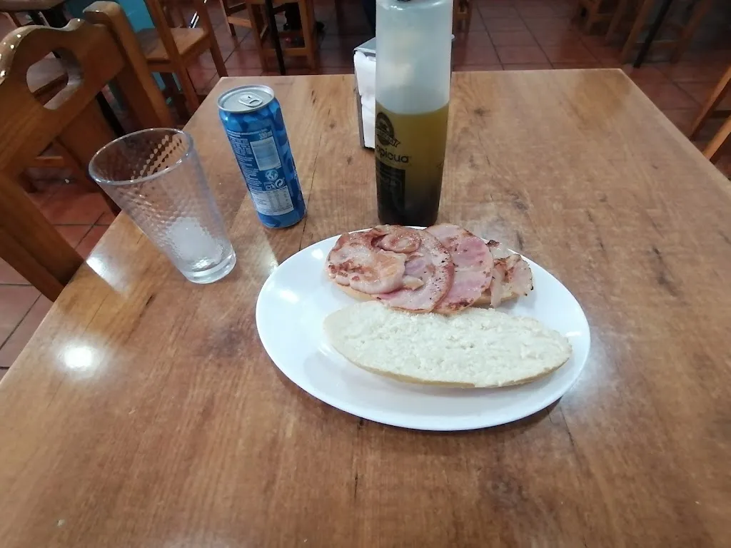 jesus maria nuño bravo_Bar Hermanos Gummy 2.0_Carmona_review