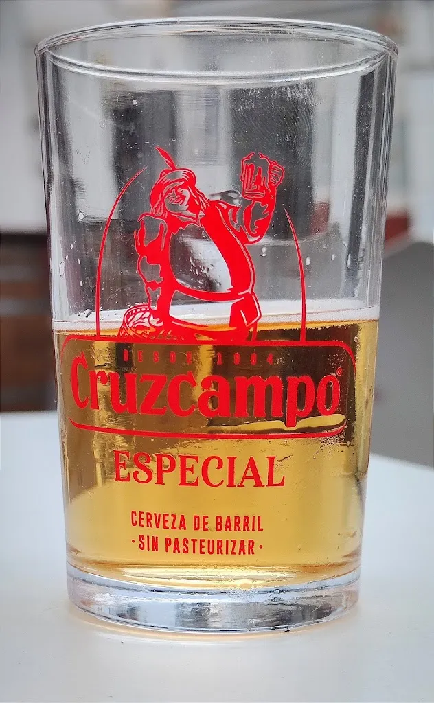 MANOLO VEGA_Cervecería Marisqueria El León_Constantina_review