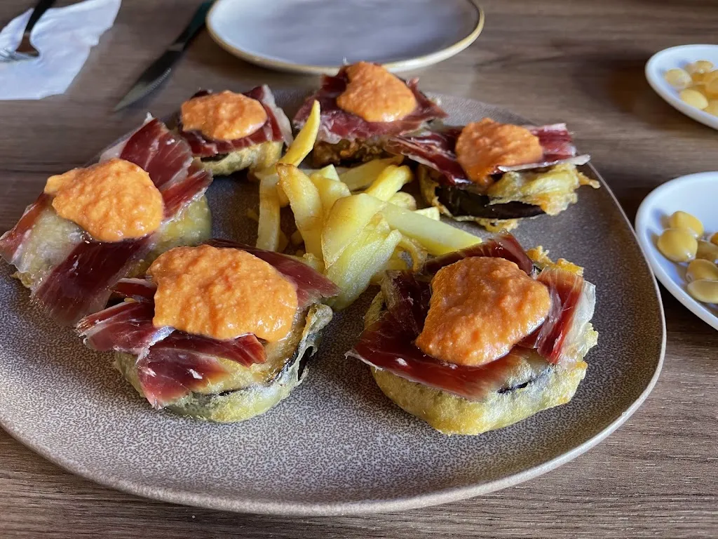 María Victoria Castro Riutort_La Taberna de Naranjo_Constantina_review