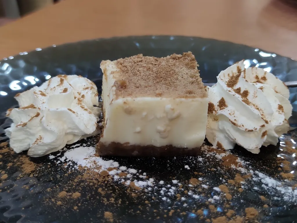 Bar Giti_Constantina_slider_image_3