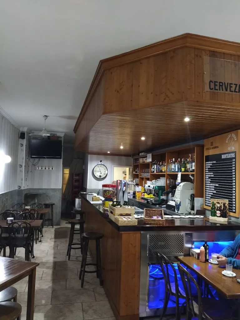 Cristina Rojo_Bar BULLHY JUNIOR_Constantina_review