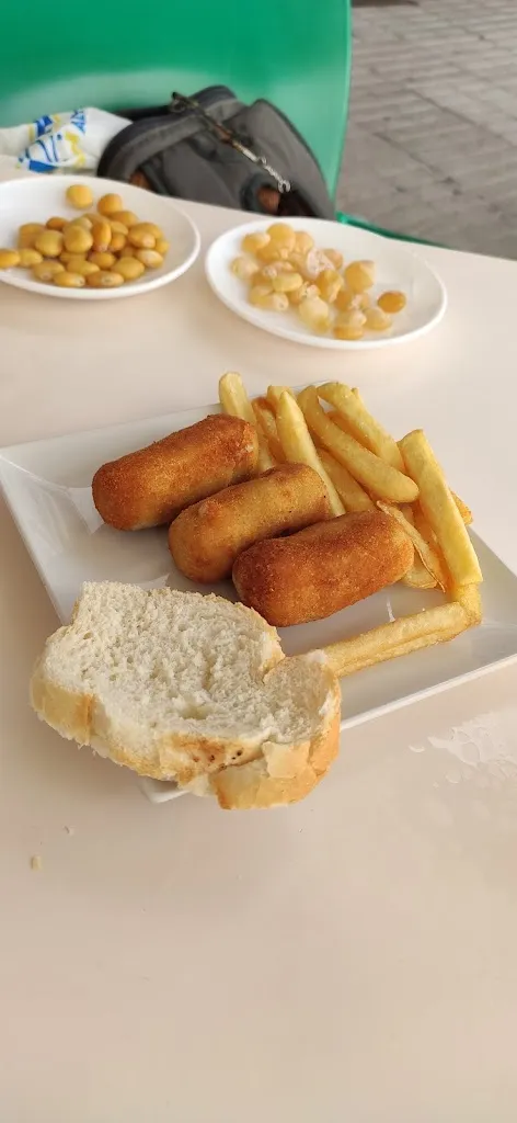 Lysander_ang_Bar BULLHY JUNIOR_Constantina_review