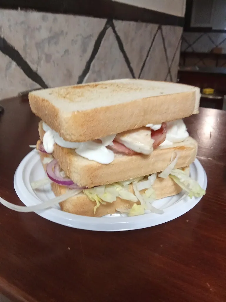 KE Burger_Constantina_slider_image_2