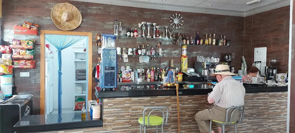 Bar La Plaza de Cobdar restaurant in Cóbdar