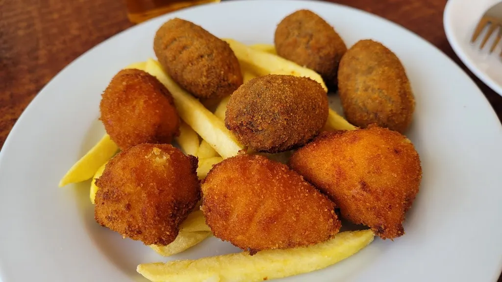 Manoli Puerto_Bar Las Banderas_Cazalla de la Sierra_review