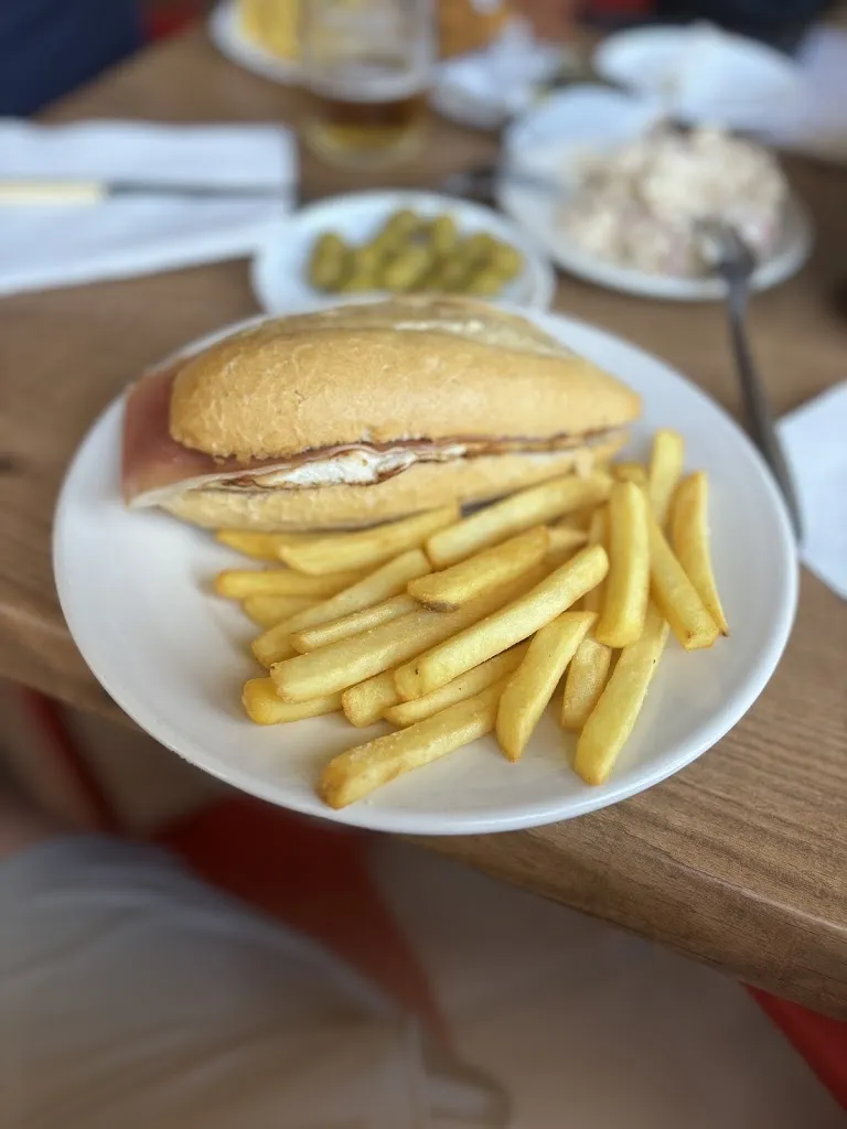 Vera Champagne_Ortega_Coripe_review