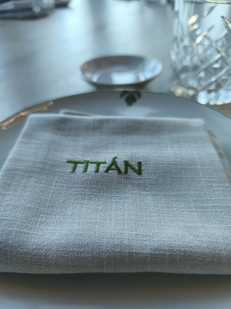 Guadalupe Bragado_Titan de Valdebebas_Corrales Los_recensione