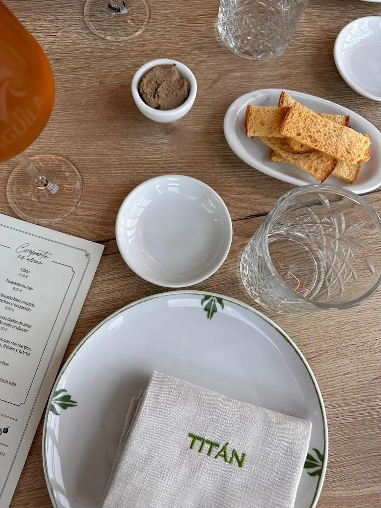 Emmanuel Barrera_Titan de Valdebebas_Corrales Los_recensione