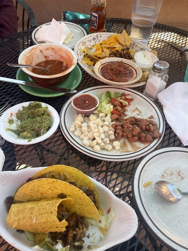 Alanna Chavez_Perea's Restaurant_Corrales Los_review