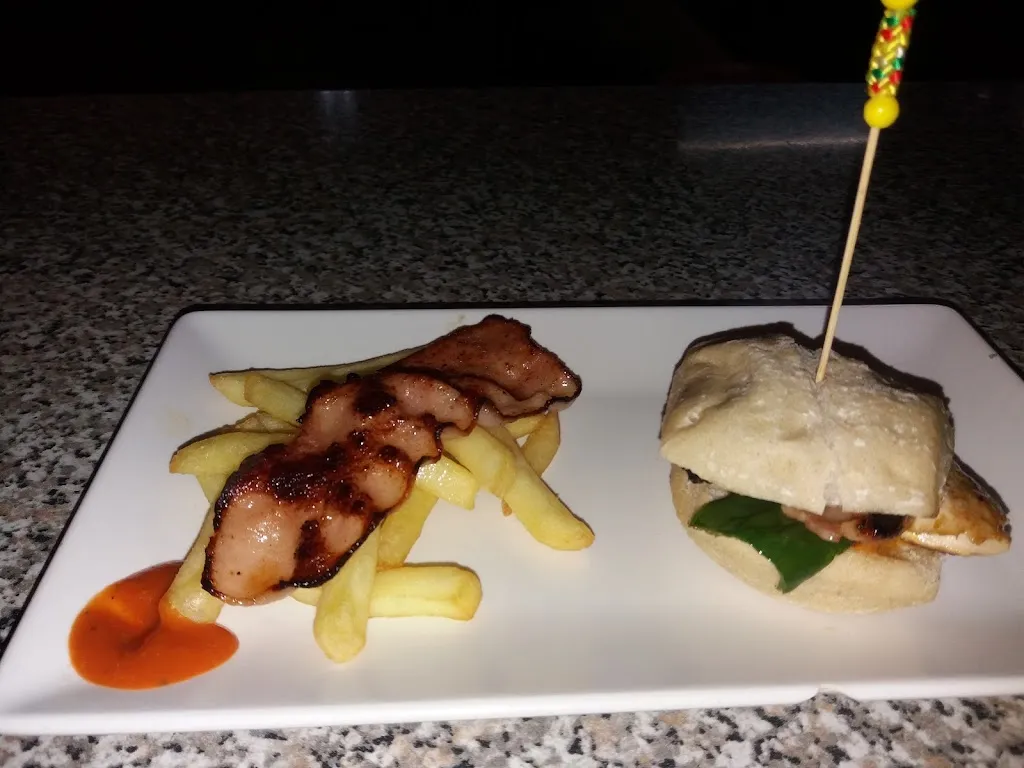 Restaurante PIZZERIA La Piscina_Corrales Los_slider_image_2