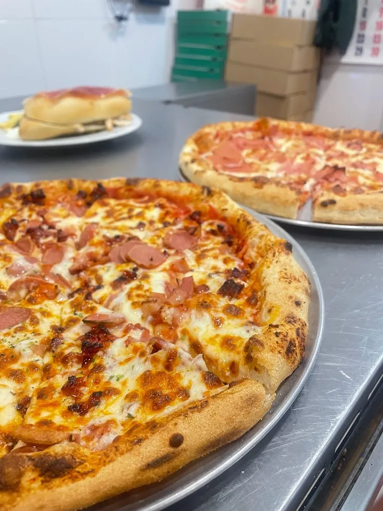 Menu_Pizzería & Restaurante Regalito_Corrales Los_image_9