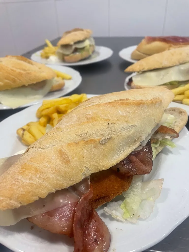 Pizzería & Restaurante Regalito_Corrales Los_slider_image_3