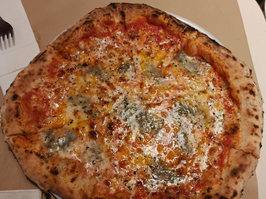 Irkrym System_PIZZERIA ME GUSTA_Cuervo de Sevilla El_review