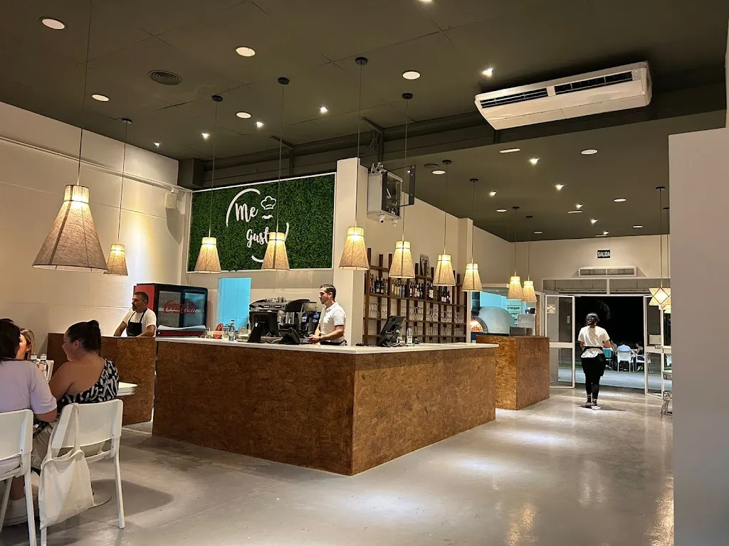 PIZZERIA ME GUSTA restaurant in Cuervo de Sevilla El