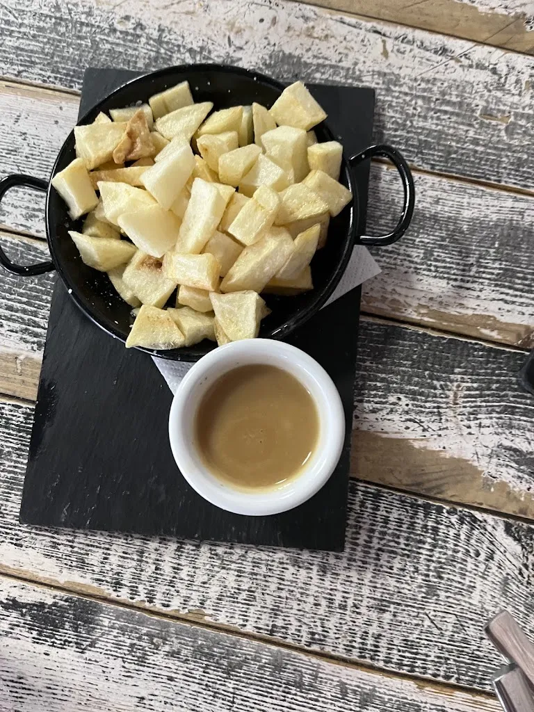 Pooja Bansal_La Ventana_Arteixo_review