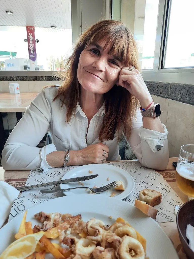 Javier Del Fresno_Bar-restaurante gasolinera_Chirivel_review