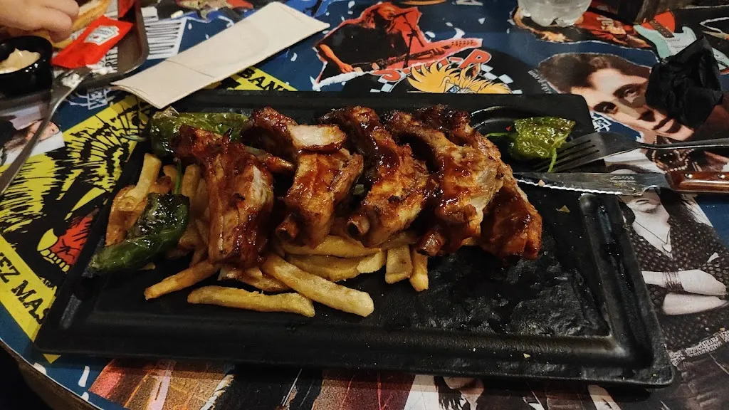 Jose Franco_River Bar & Grill_Coria del Río_recensione