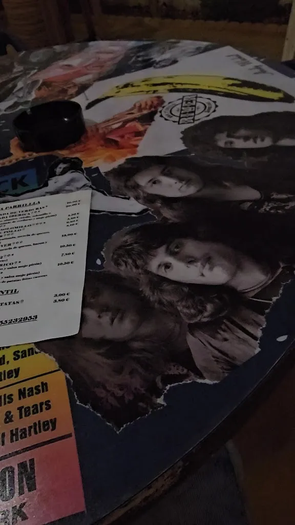 River Bar & Grill_Coria del Río_slider_image_2