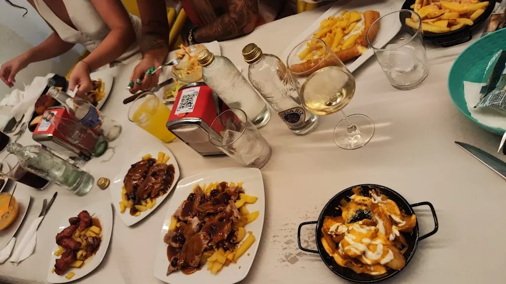 Laura Ariza_Bar la Rueda_Coria del Río_recensione