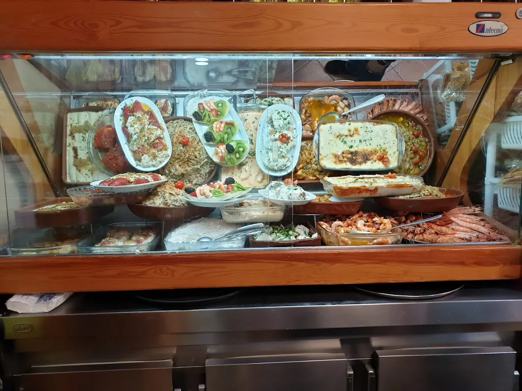 Bar Giralda restaurant in Coria del Río