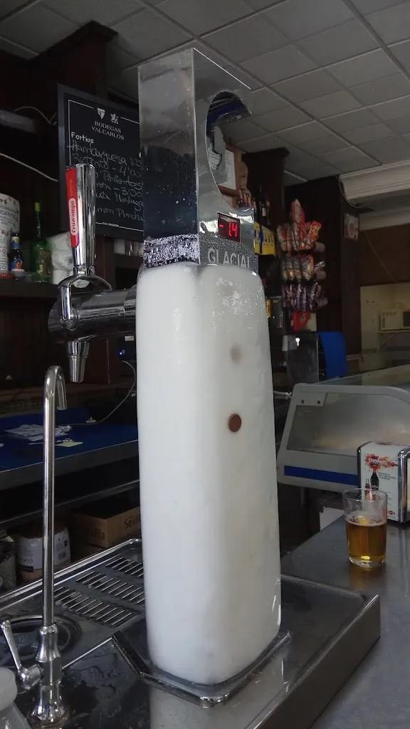 francisco javier guerra cantero_Bar Cortina_Coria del Río_review