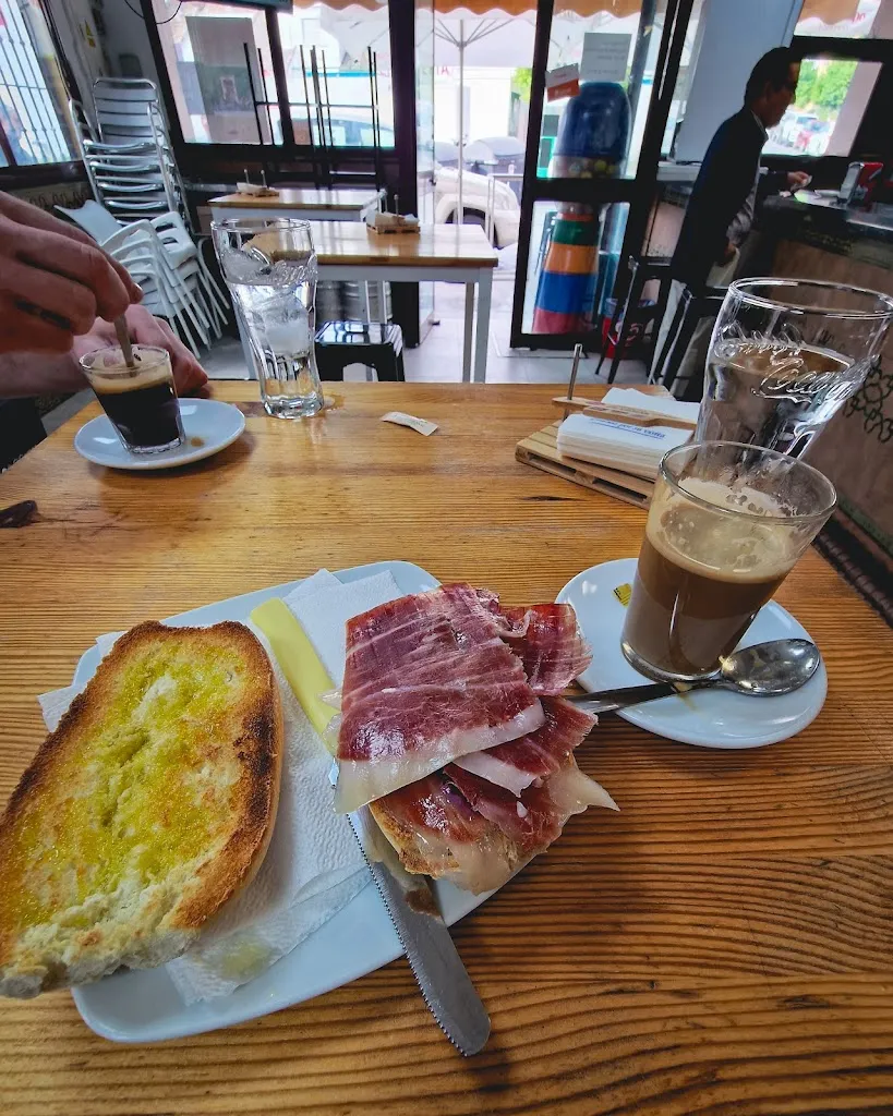 Bar Cortina restaurant in Coria del Río