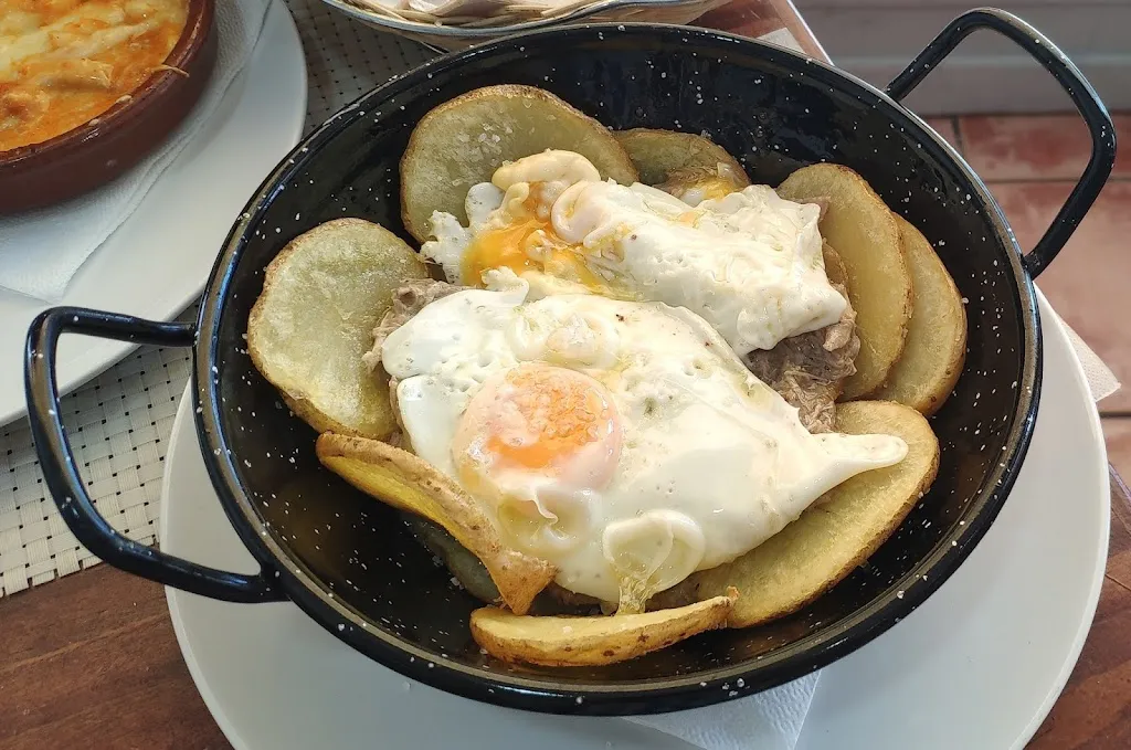 Azarel Cruz_Bar Guadalquivir_Coria del Río_review