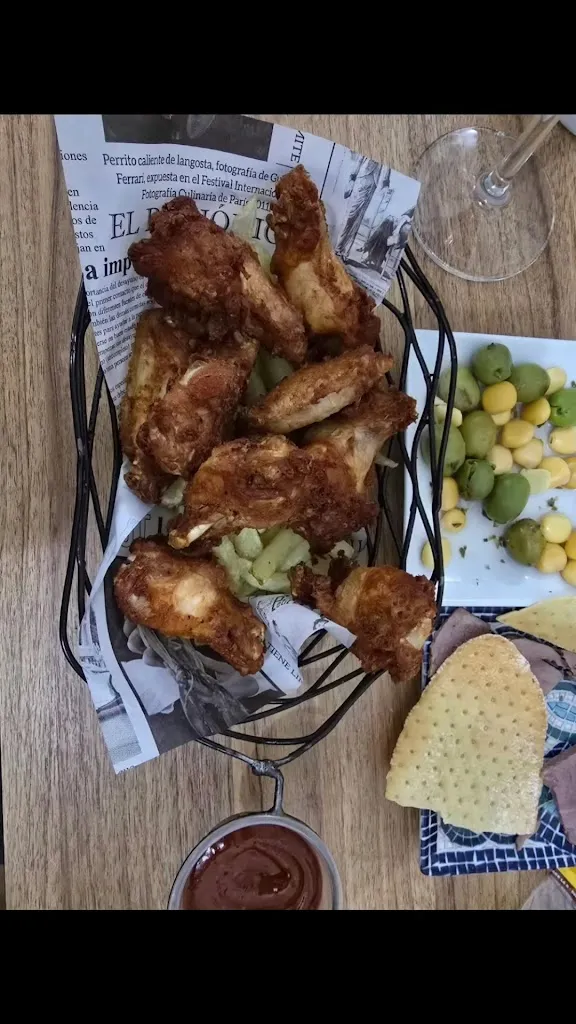 Manu Real Blanca_Bar 