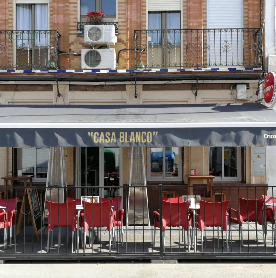 Bar "Casa Blanco" restaurant in Coria del Río