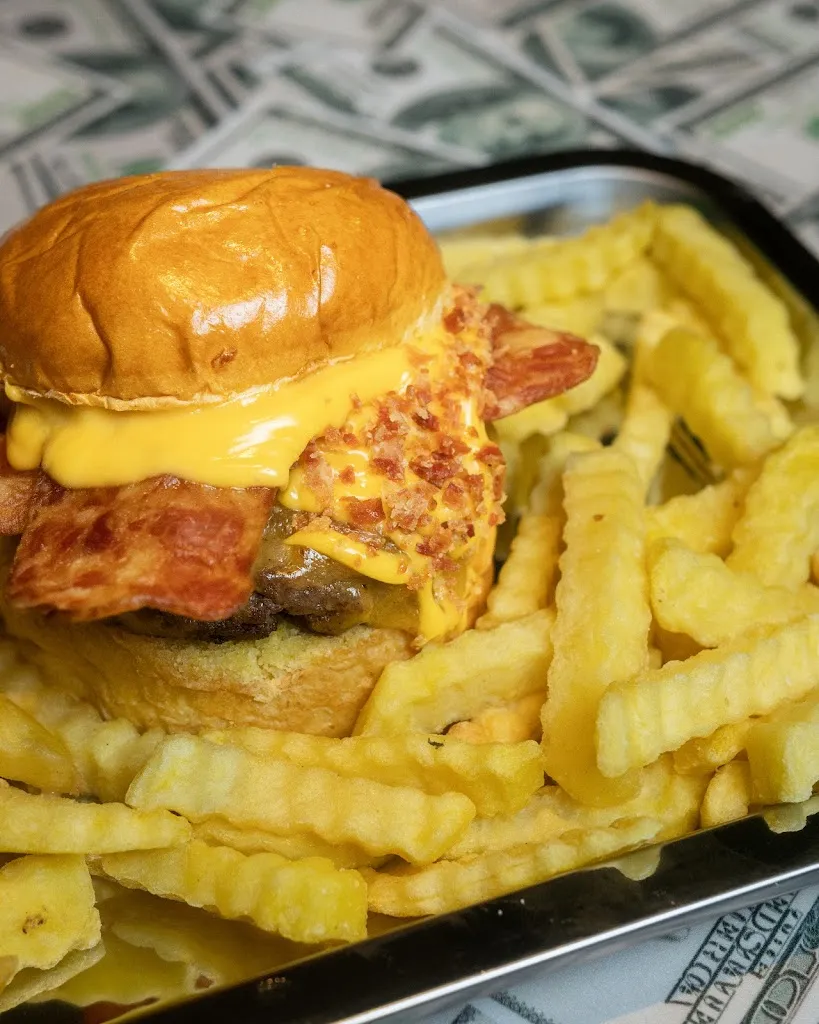 🍔💲Dollar Burger 💲🍔_Coria del Río_slider_image_3