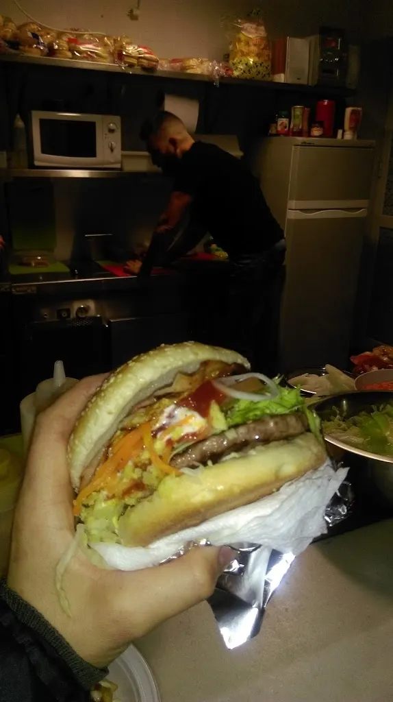 Freiduria Express Vazque-chari restaurant in Coria del Río