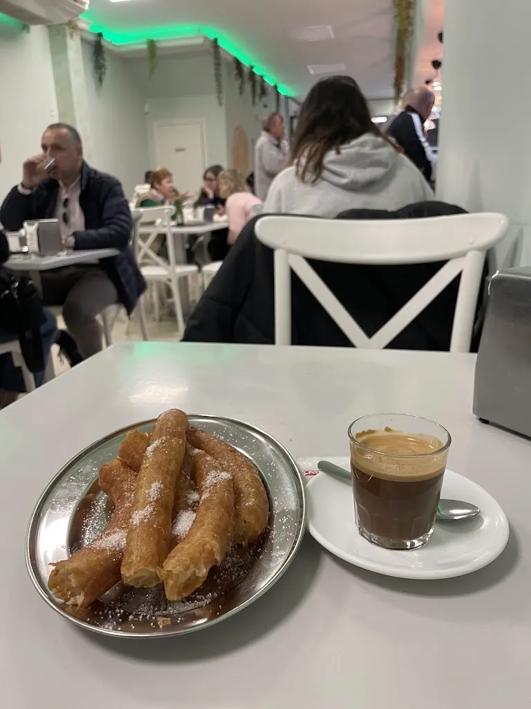 Cafetería churreria Irlandés_Coria del Río_slider_image_2
