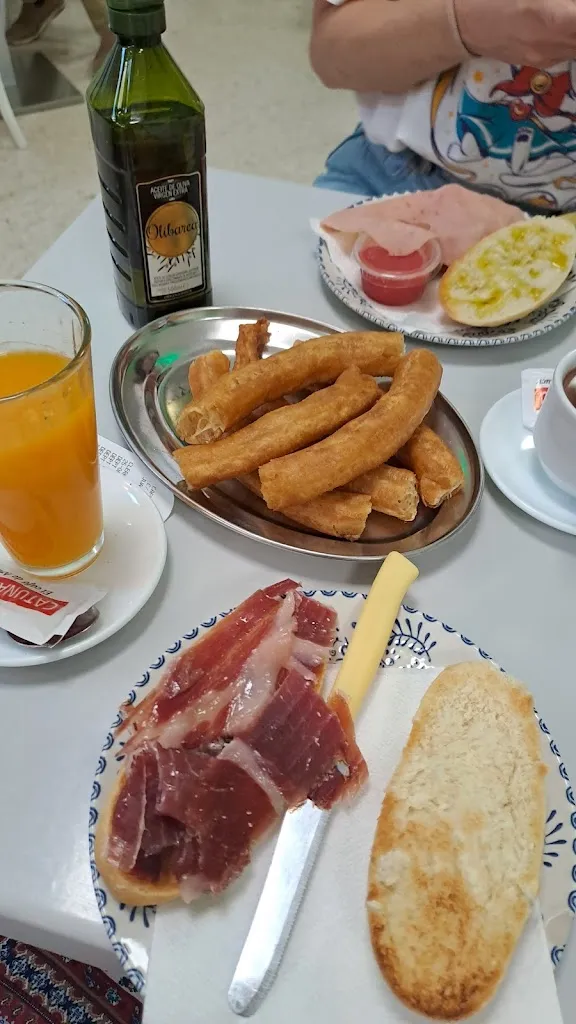 Cafetería churreria Irlandés_Coria del Río_slider_image_3