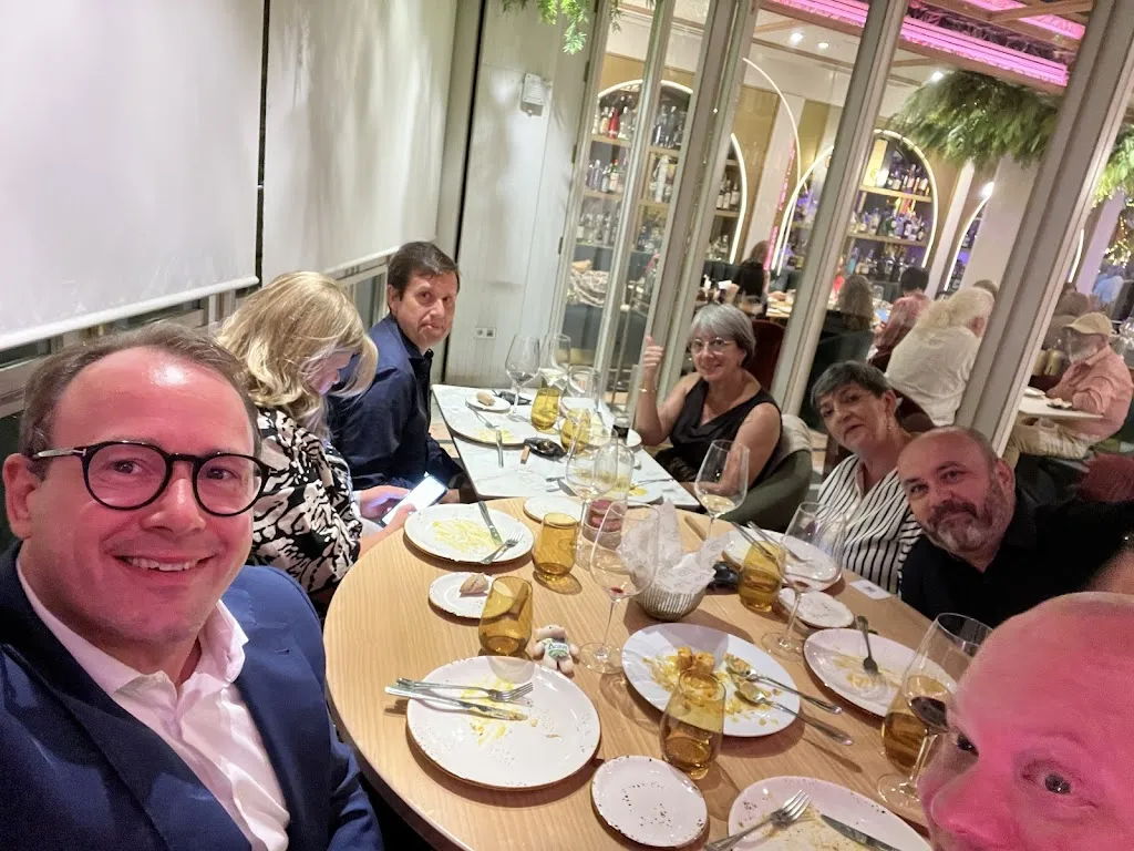 Claus Claus_Los Baltazares_Dos Hermanas_review