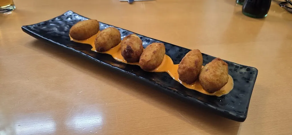 Charly3_Blac Enjoy_Dos Hermanas_review