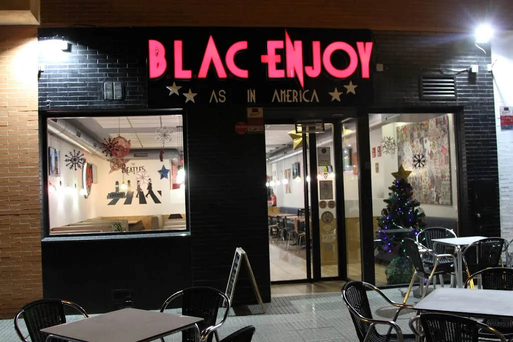 Blac Enjoy restaurant in Dos Hermanas
