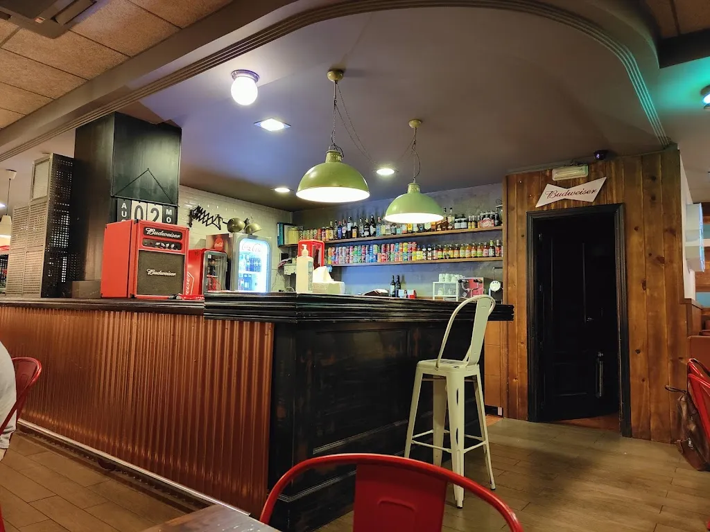 Mary's Place Dinner restaurant in Dos Hermanas