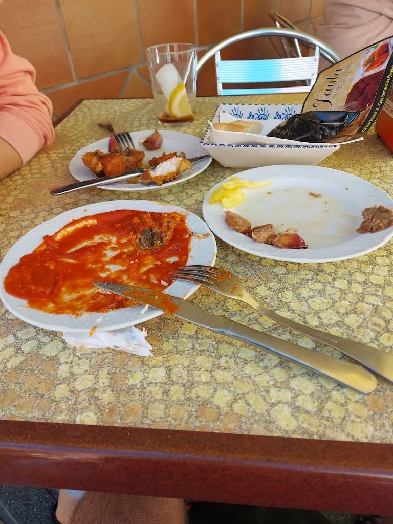 Steve Swabey_BAR JAULA_Dos Hermanas_review