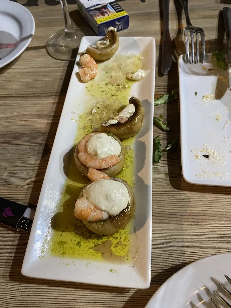 Menna Karram_Bar Bonanza_Dos Hermanas_review